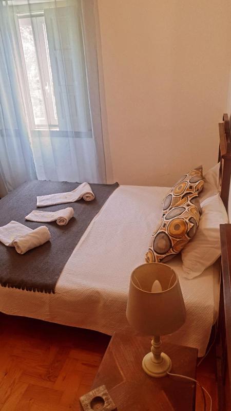 Twin Room with Shared Bathroom image 4