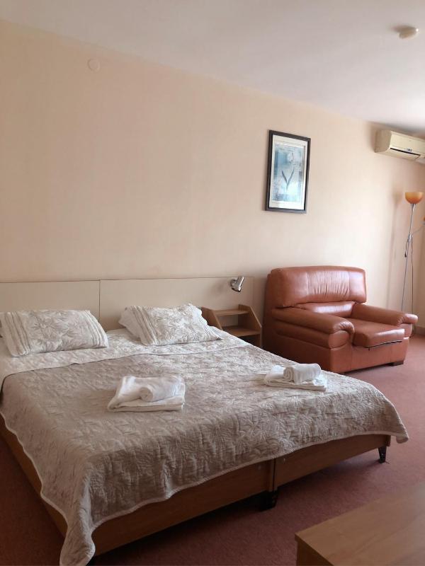 One-Bedroom Apartment with Balcony image 4