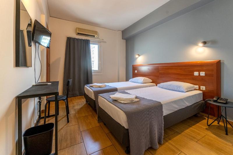 Twin Room image 1