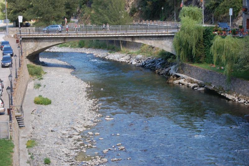 Triple Room with River View image 2