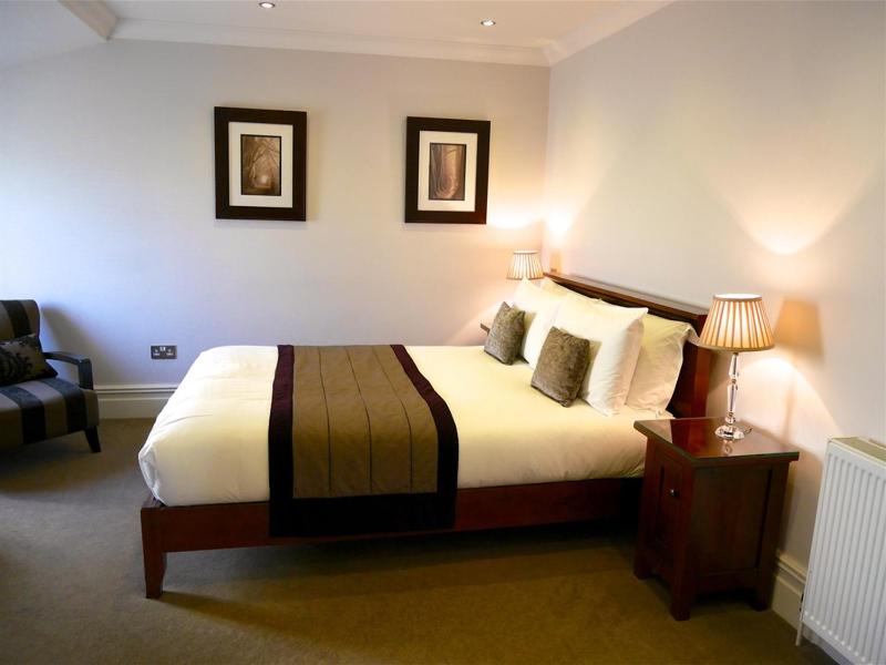 Double Room with Private Bathroom image 3