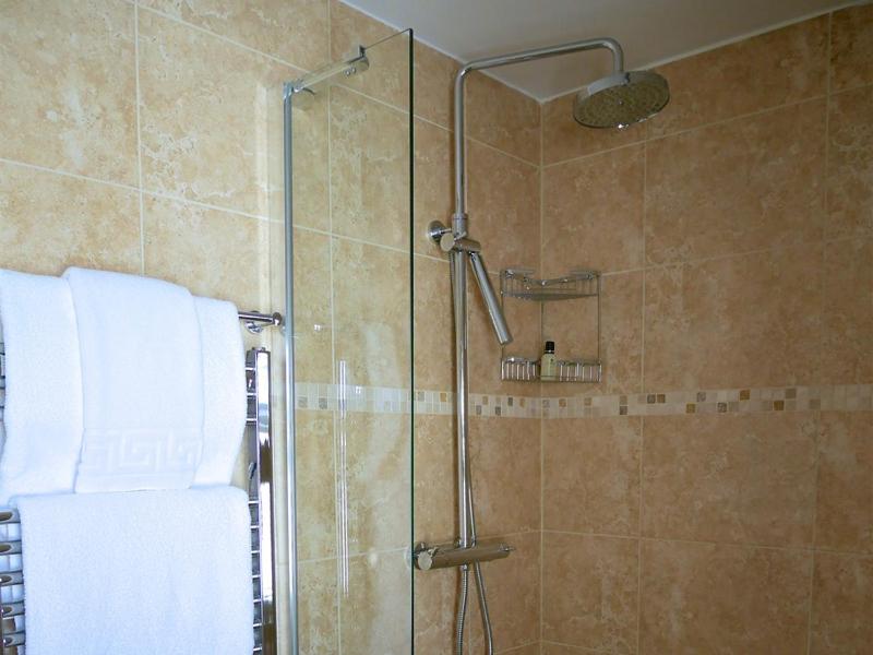 Superior King Room image 2