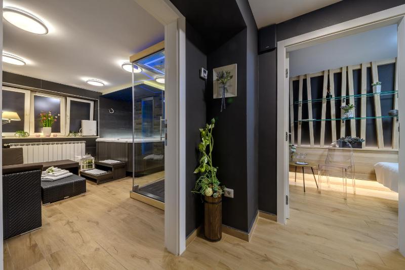 Madison Luxury Apartments & Rooms - image 16