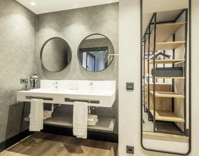 Junior Suite image 2