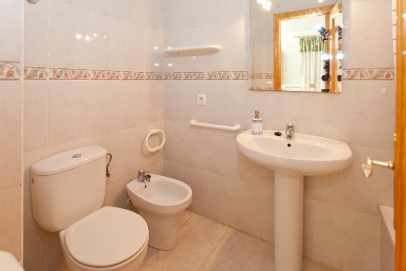 Superior Two-Bedroom Apartment with Parking (4 Adults + 2 Children) image 2