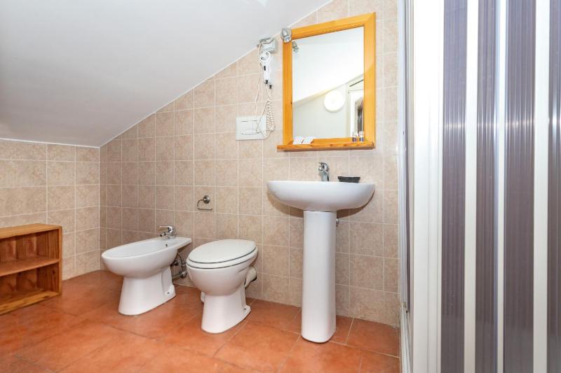 Attic Double Room with Terrace image 4