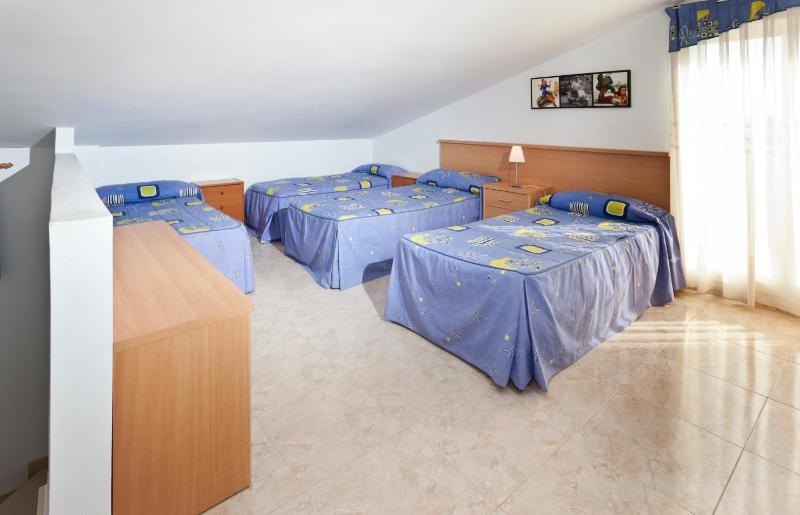 Superior Two-Bedroom Apartment with Parking (8 Adults) image 4