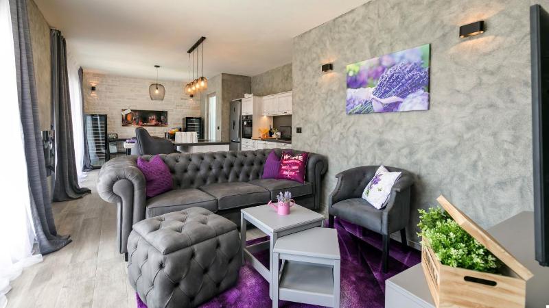 Villa Lavanda by Villas Holiday - image 11