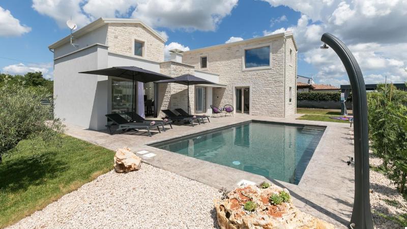 Villa Lavanda by Villas Holiday - image 10