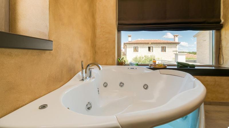 Villa Maslina by Villas Holiday - image 5