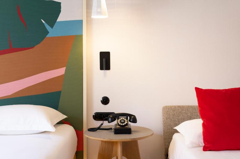 Superior Room with Sofa image 4