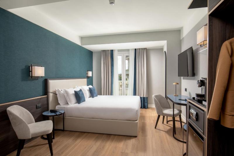 Superior Double or Twin Room image 3