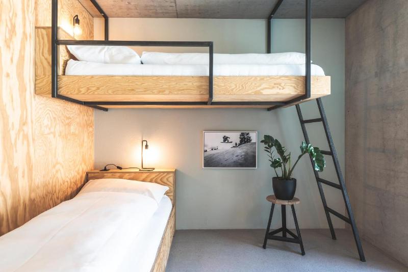 Standard Quadruple Room image 1