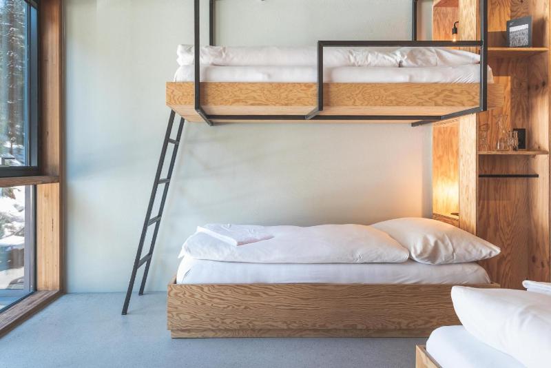 Standard Quadruple Room image 3