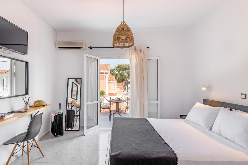 Double Room City View  image 1