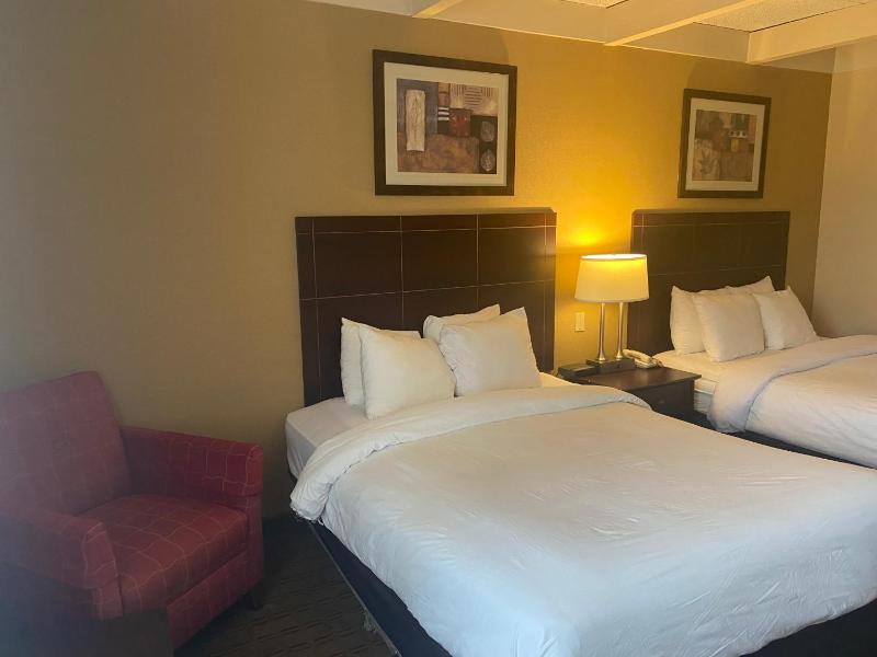 Efficiency Queen Room with Two Queen Beds - Non Smoking  image 2
