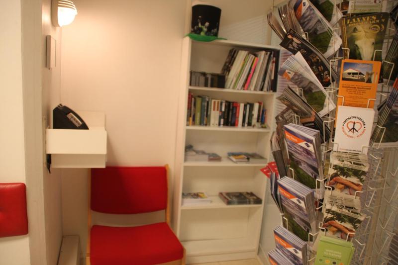 101 Guesthouse Hotel - image 15