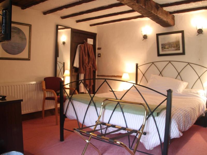 Double Room with Private Bathroom image 2