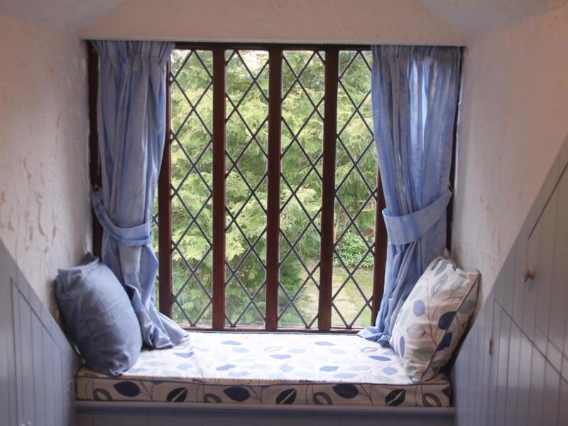 Single Room with Shower image 2