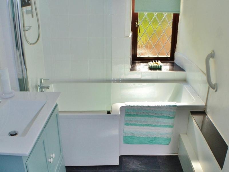 Standard Double Room image 2