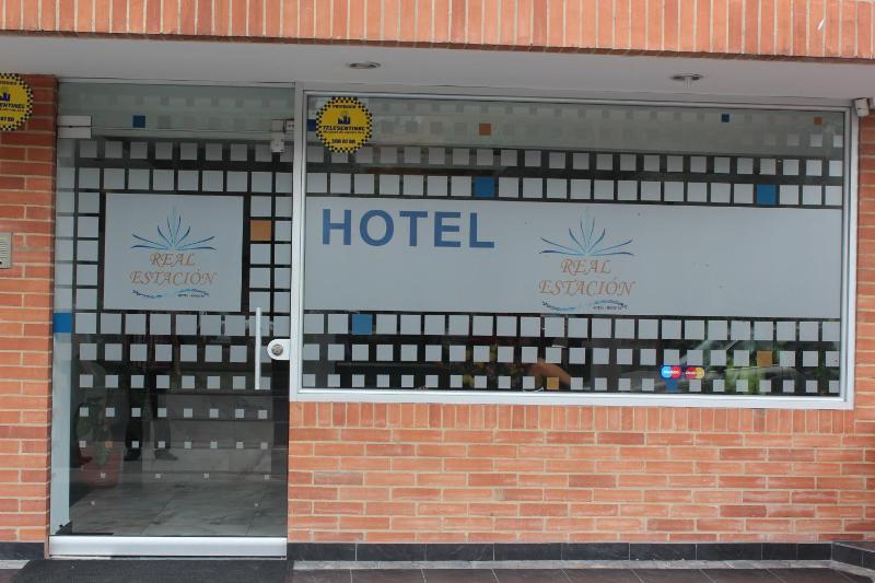 Hotel Real Estación - image 9