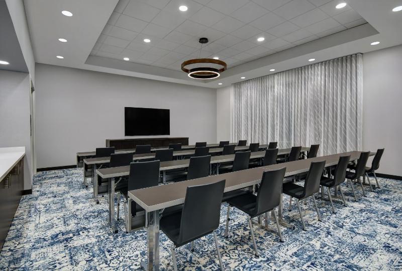 Holiday Inn Express Houston Galleria Area By IHG - image 21