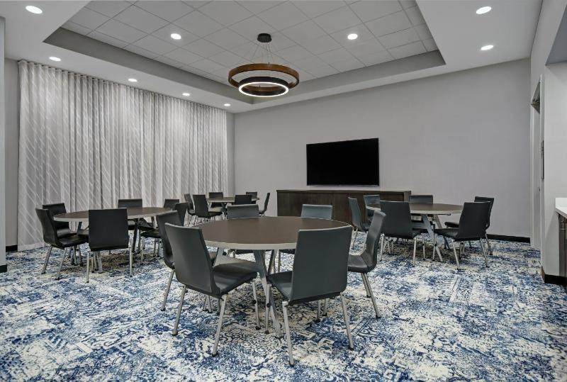 Holiday Inn Express Houston Galleria Area By IHG - image 8
