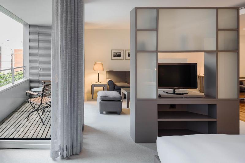 Management Suite with Balcony image 3