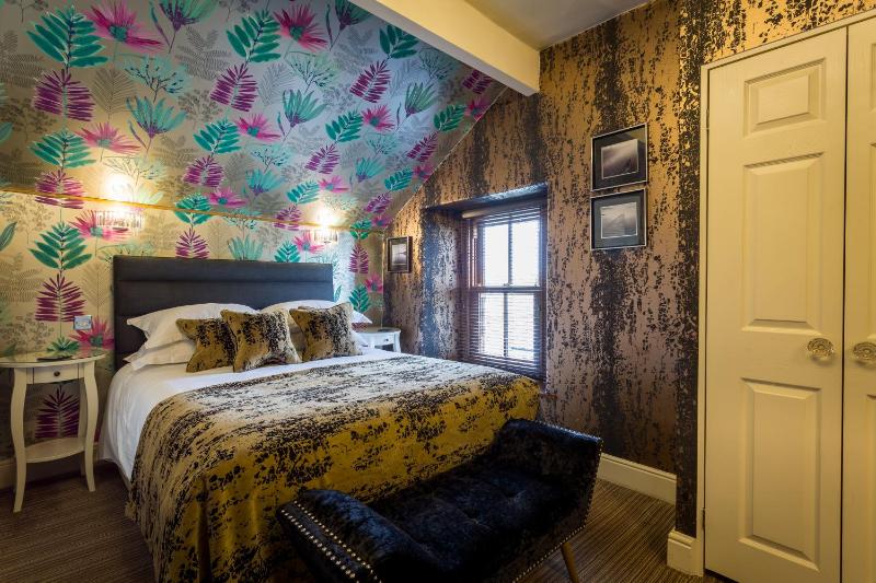 Deluxe Double Room image 3