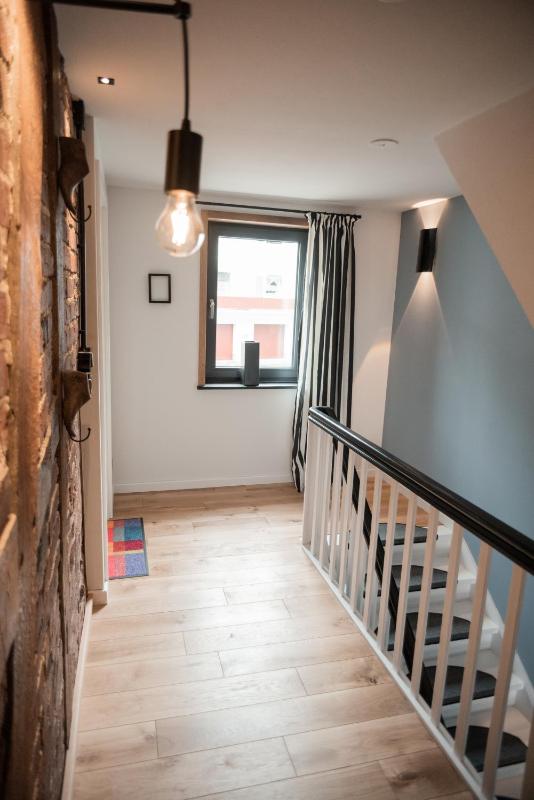 Studio with Balcony image 1