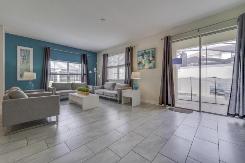 Five-Bedroom Townhouse image 2
