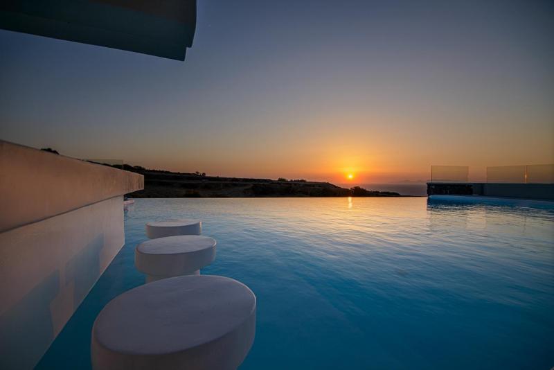 Adorno Oia - image 1