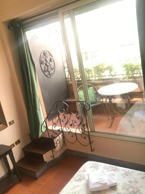 Double Room with Balcony image 4