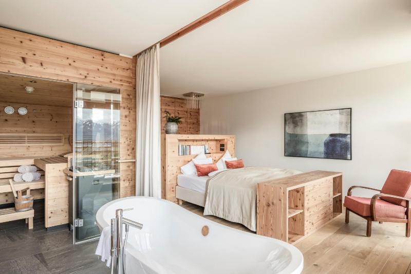 Penthouse Suite with Terrace and Sauna image 4