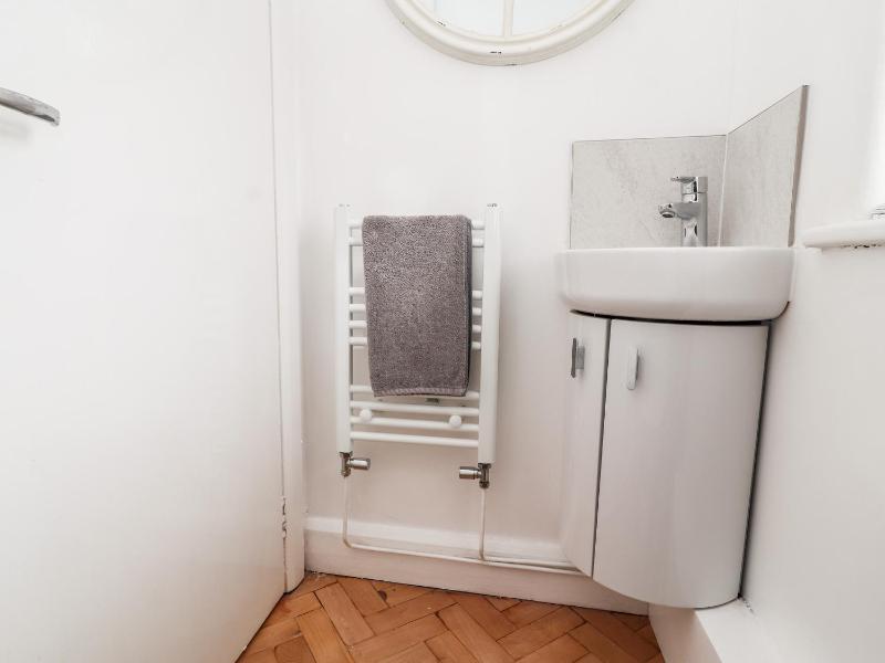 Dee Heights Penthouse - image 16