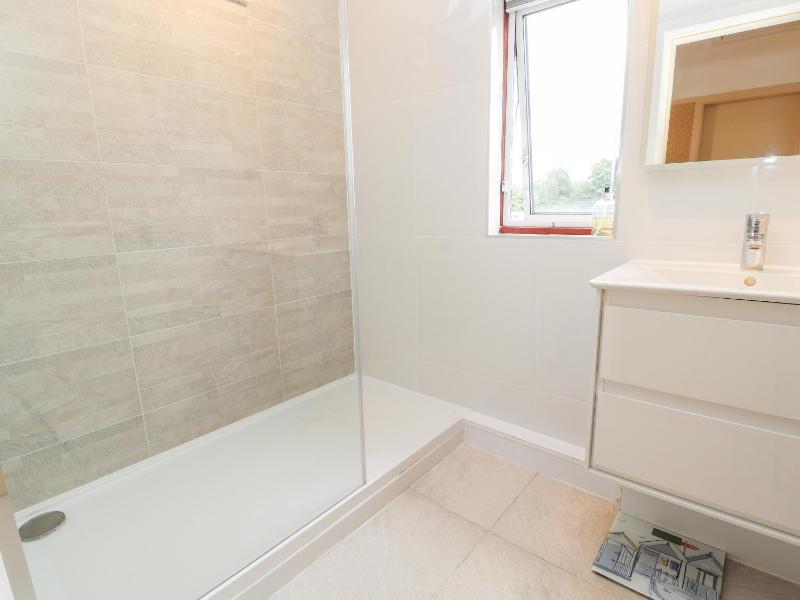 Dee Heights Penthouse - image 15