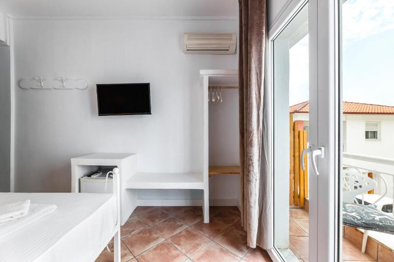 Double or Twin Room image 4