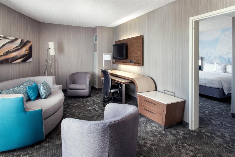 One Bedroom Suite King image 2