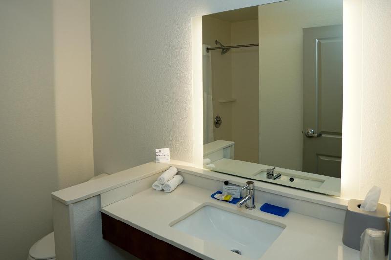 Suite with Two Beds - Non-Smoking image 2