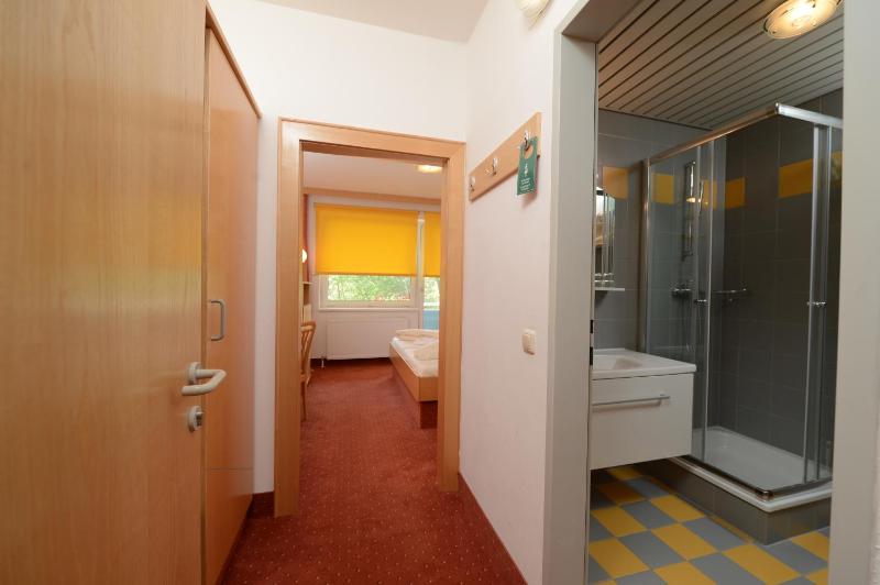 Double Room with Balcony and Garden View image 4