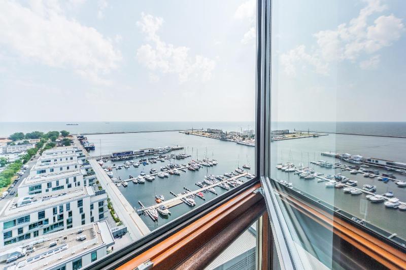 SEA TOWERS Panorama Apartments by Noclegi Renters - image 21
