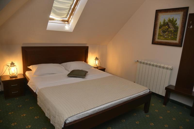 Double Room image 2