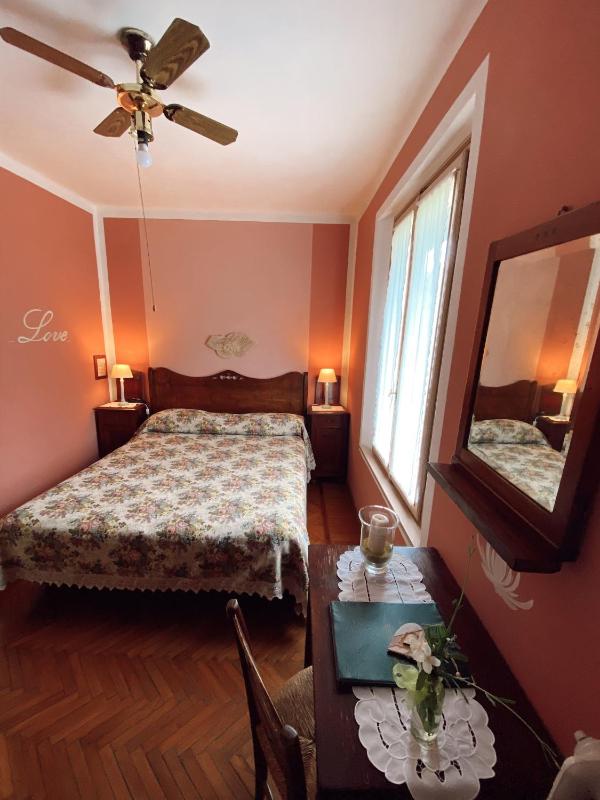 Double Room with Garden View image 3