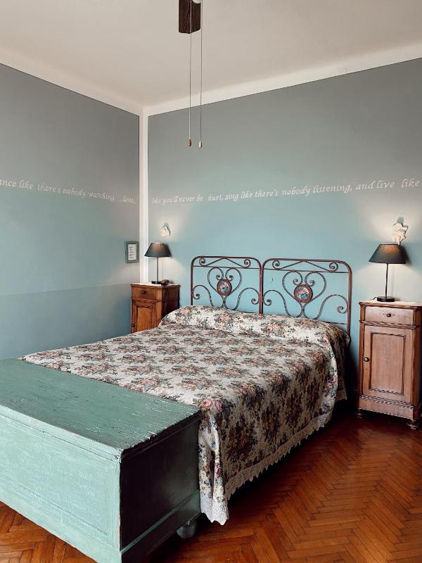 Double Room with Lake View image 4