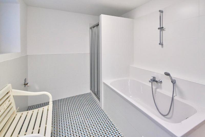 Superior Apartment Top 6  image 3