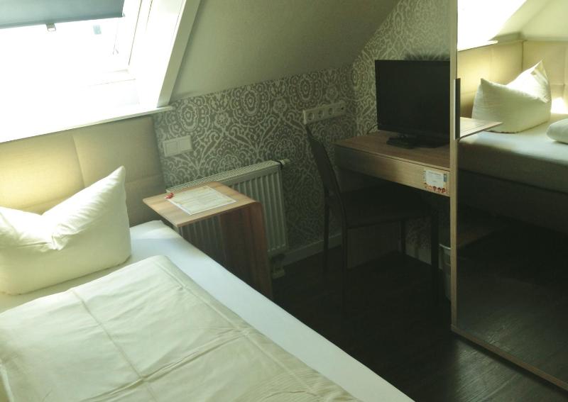 Economy Single Room image 3