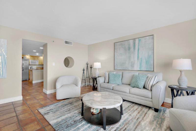 One-Bedroom Apartment image 3