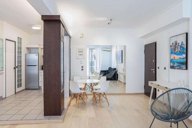 One-Bedroom Apartment image 2