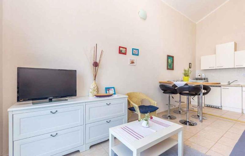 Apartment image 4