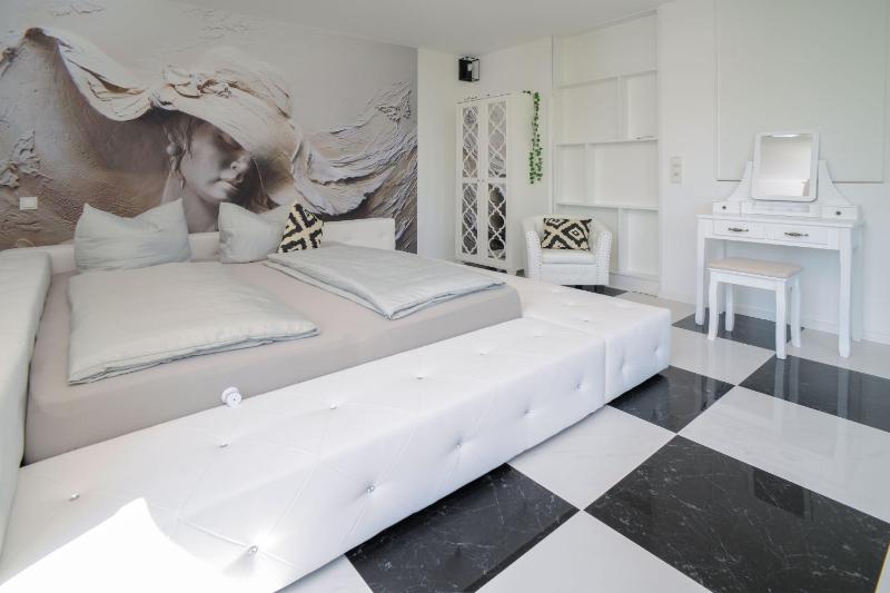 Boutique Hotel Upgrade 21 Hotel Garni - image 30